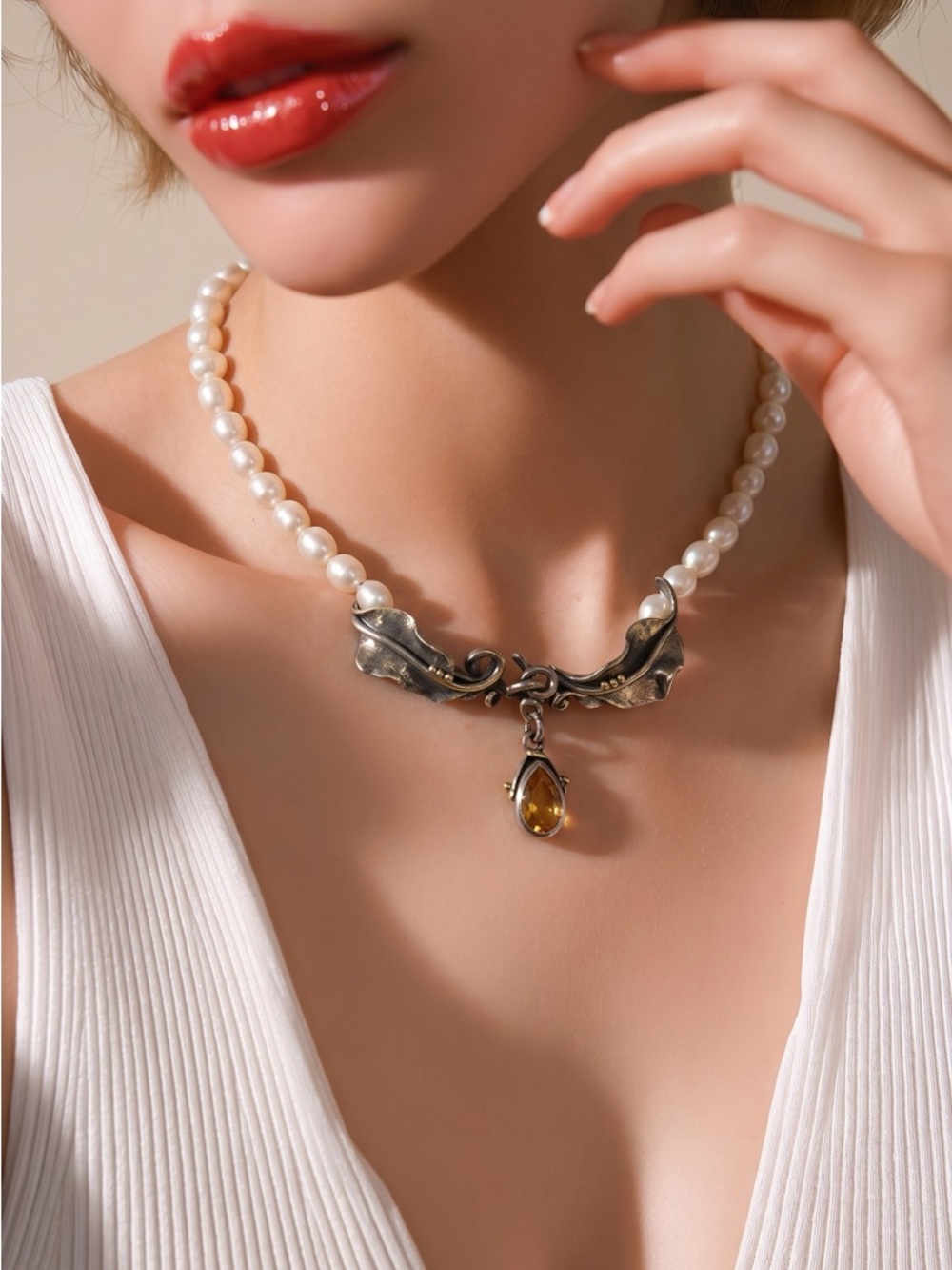 Exquisite three piece necklace earring set!